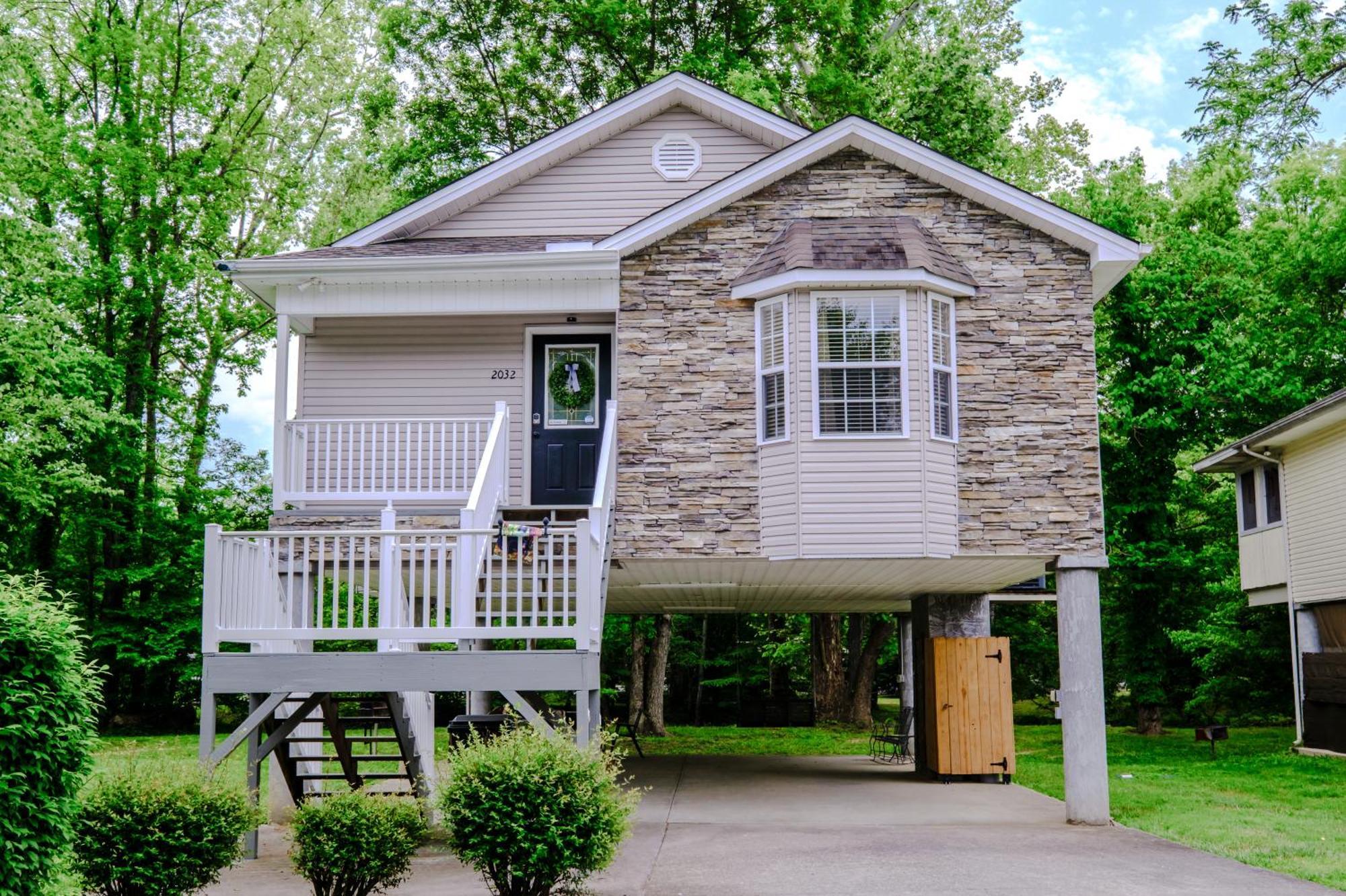Creekside By Eden Crest Chalet